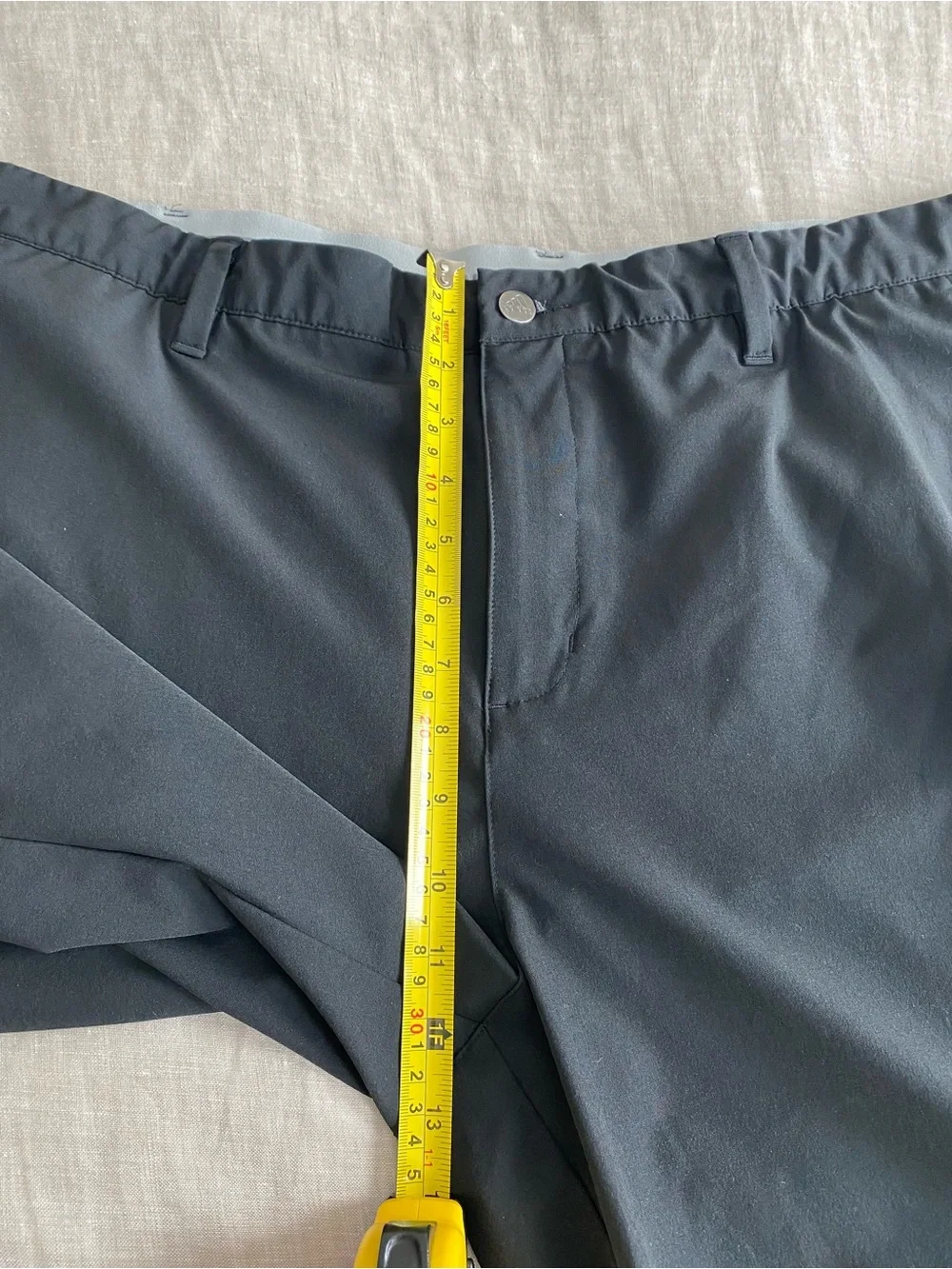 Adidas Mens Black Golf Shorts Size 40 Comfort Waist Flat Front Polyester Blend